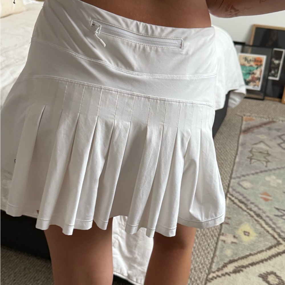 Lululemon White Pickleball Tennis Skirt (built in shorts) Size 4